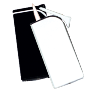 Bild von 2 Feuerzeuge Black & White